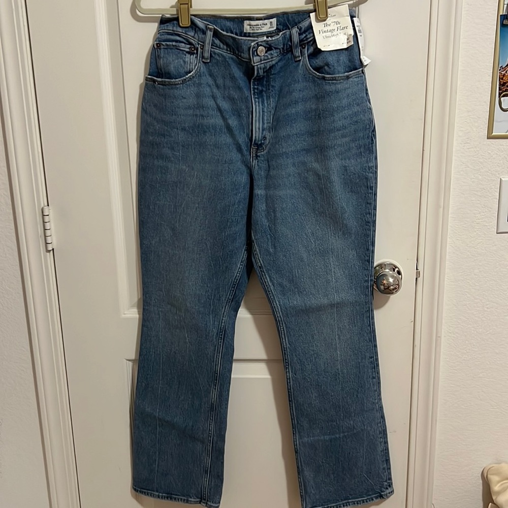 Abercrombie curve love 70s vintage flare ultra high rise NWT SHORT